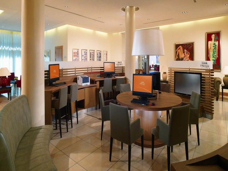 Sheraton Carlton Nuernberg Exteriör bild Business Center