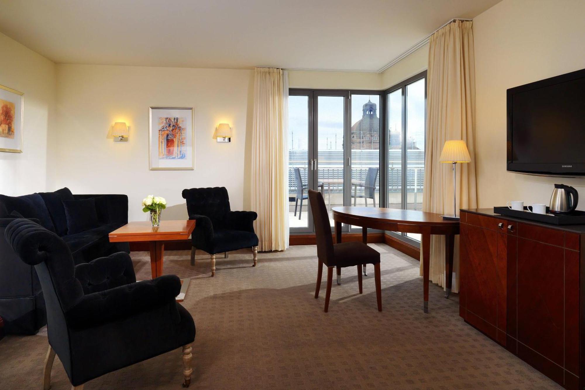 Sheraton Carlton Nuernberg Exteriör bild Suite